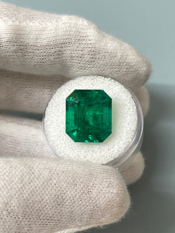 Large 12.81 Carat GRS Minor Oil Vivid Green Colombian Emerald-Loose