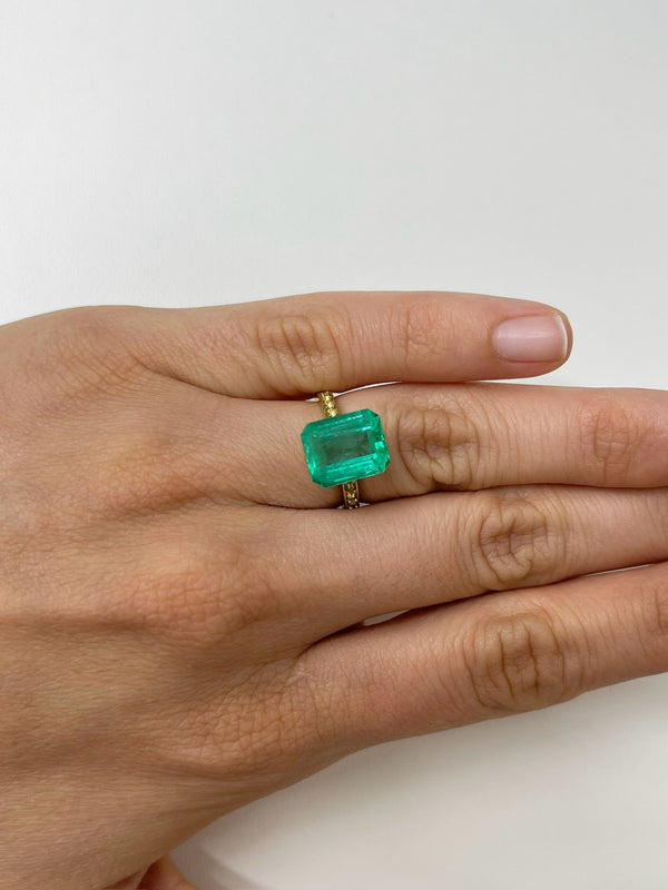 5.50 Carat 11.8mx9.7 Medium Green Natural Loose Colombian Emerald-Classic Emerald Cut